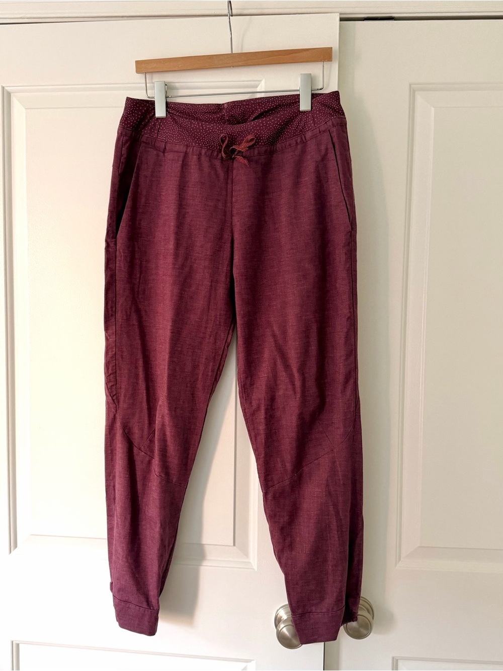 Patagonia Women's Hampi Rock Pants (hemp) in Burgundy